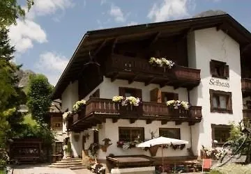 Settsass Apartment *